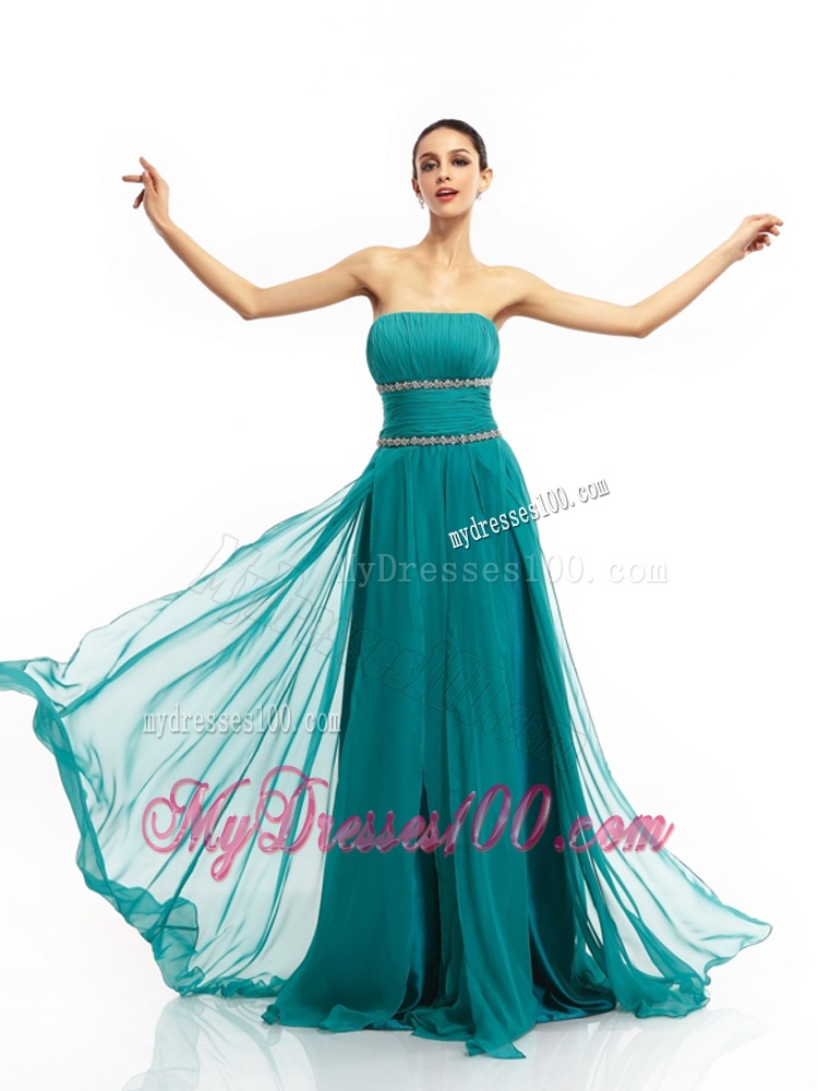 2016 Inexpensive Strapless Evening Dress with Ruching and Beading