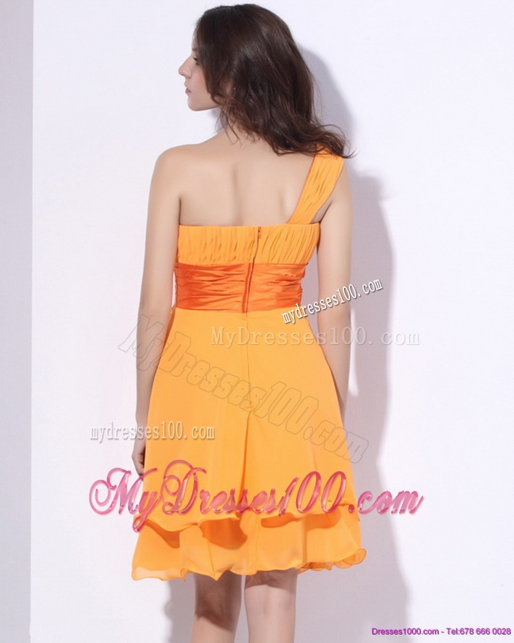 Elegant One Shoulder Gold Evening Dresses with Ruching and Beading
