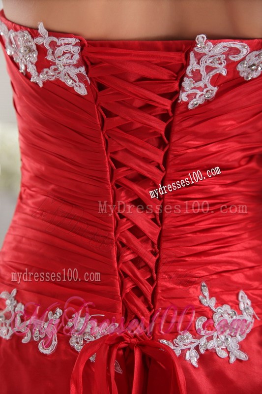 Red A-line Prom Dress of Floor-length with Appliques and Ruches
