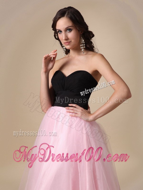 Sweetheart A-line Organza Floor-length Prom Dress in Black and Light Pink