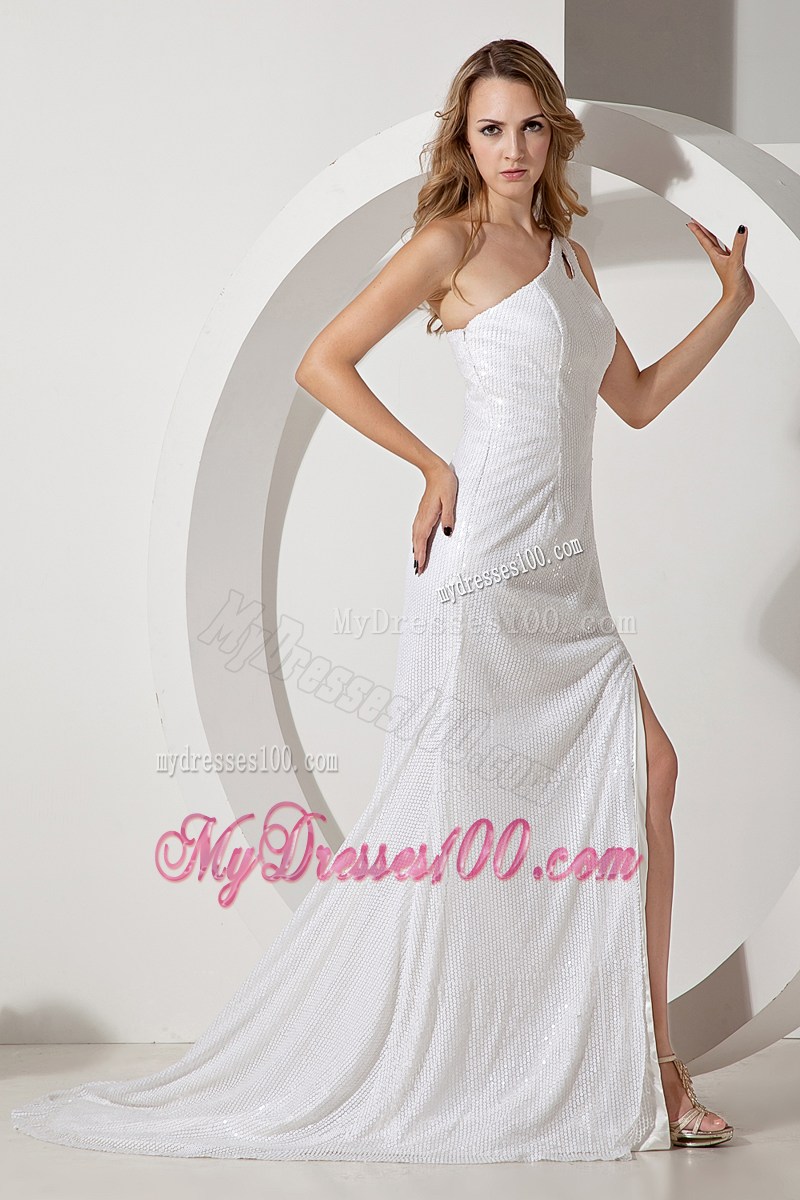 One Shoulder and High Slit Accent White Prom Gown with Brush Train