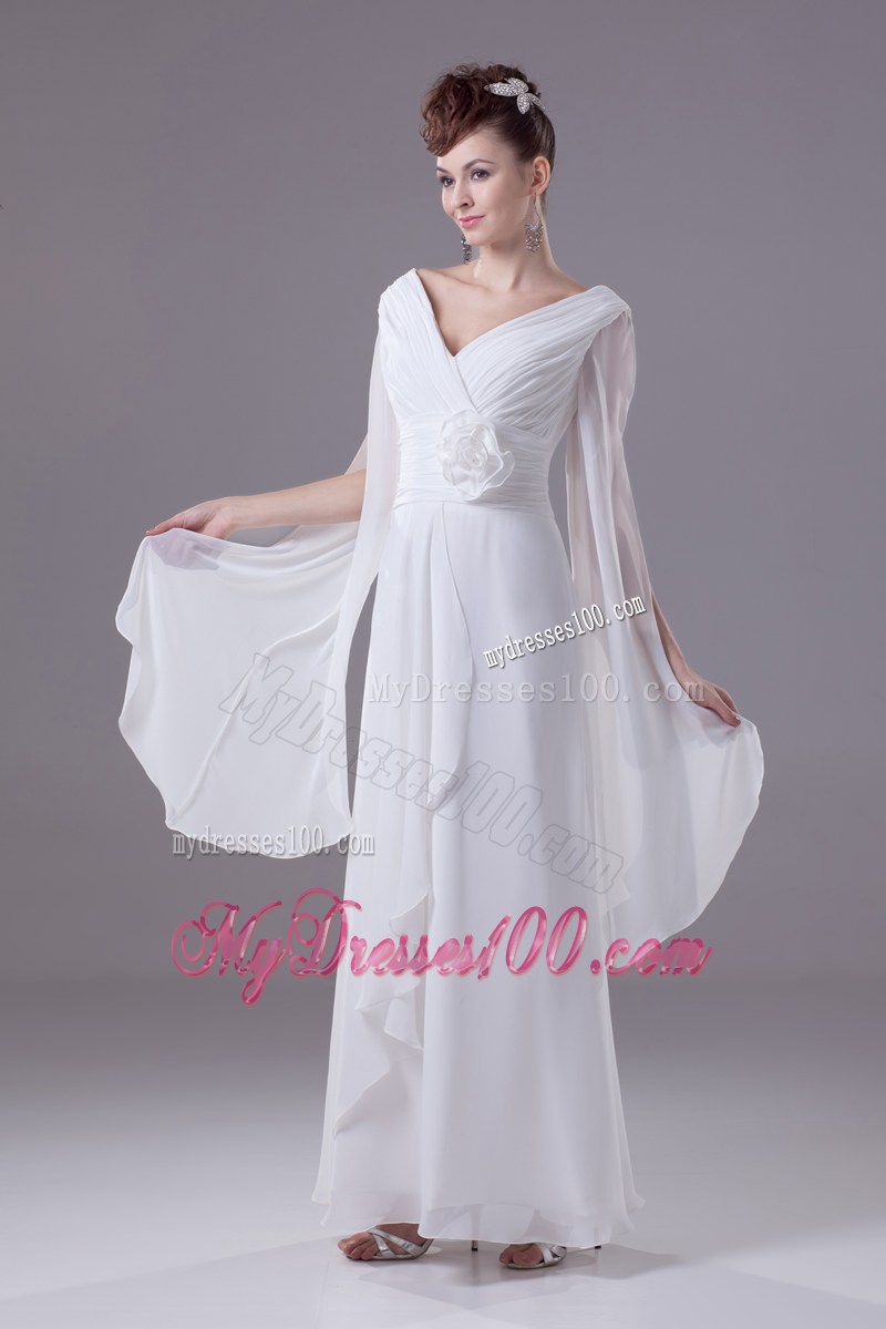 Ruches and Flower Decorate Long White Chiffon Prom Dress with Long Sleeves