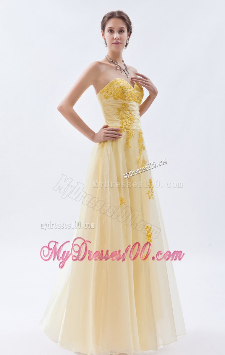 Sweetheart Rhinestones and Ruche Light Yellow Prom Dress with Appliques