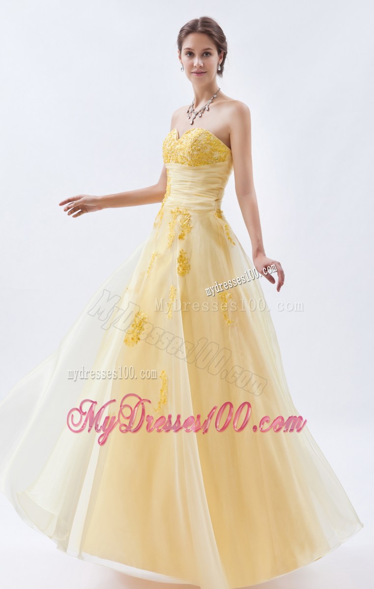 Sweetheart Rhinestones and Ruche Light Yellow Prom Dress with Appliques