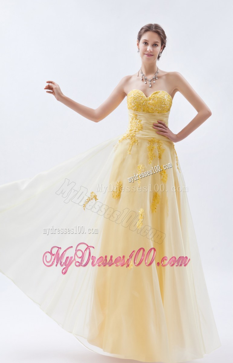 Sweetheart Rhinestones and Ruche Light Yellow Prom Dress with Appliques