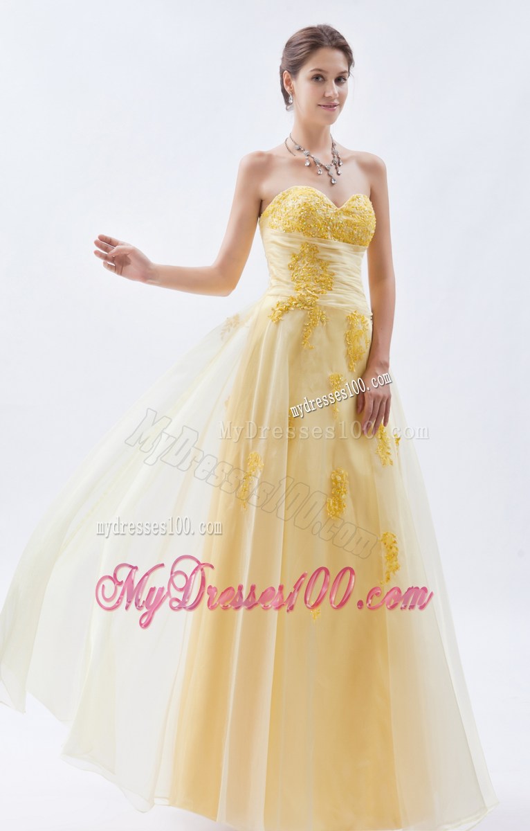Sweetheart Rhinestones and Ruche Light Yellow Prom Dress with Appliques