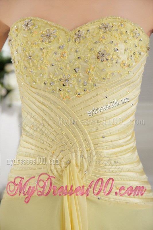 Beading and Ruches Decorate On Light Yellow Dress for Prom with Brush Train