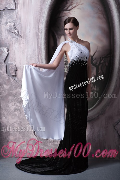 Asymmetrical Black and White Beaded Dresses for Prom of Brush Train