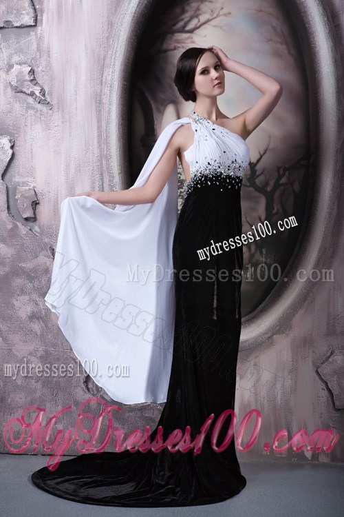 Asymmetrical Black and White Beaded Dresses for Prom of Brush Train