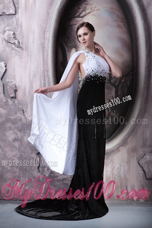 Asymmetrical Black and White Beaded Dresses for Prom of Brush Train