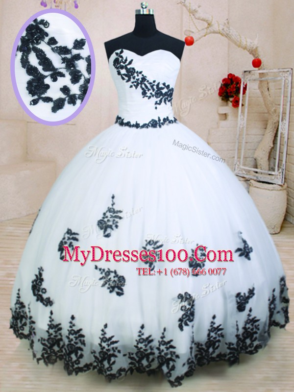 Floor Length Ball Gowns Sleeveless White Vestidos de Quinceanera Lace Up