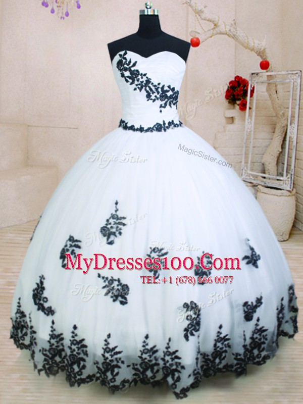 Floor Length Ball Gowns Sleeveless White Vestidos de Quinceanera Lace Up
