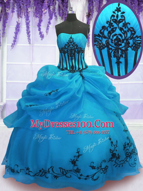 Organza Strapless Sleeveless Lace Up Embroidery 15 Quinceanera Dress in Blue