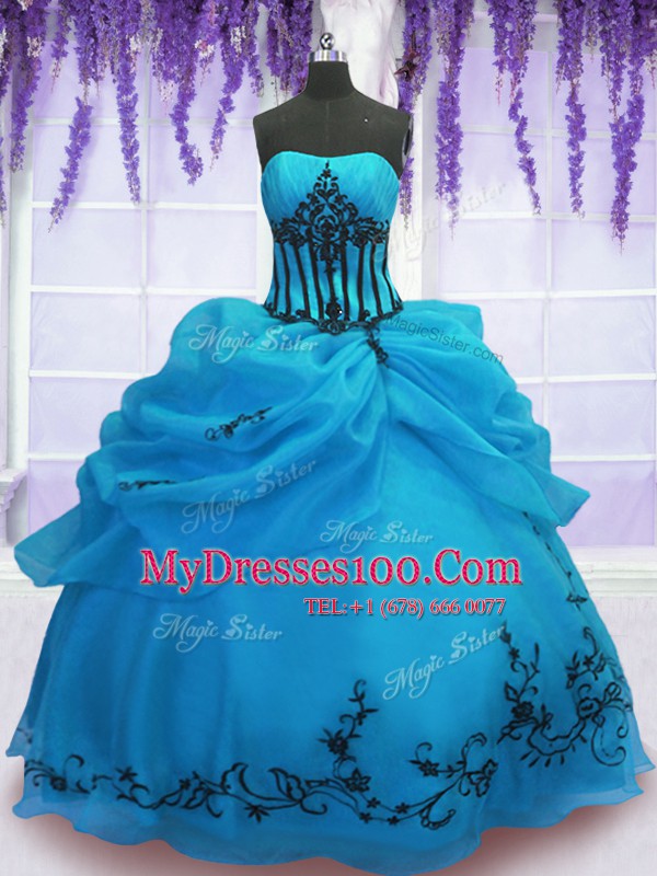 Organza Strapless Sleeveless Lace Up Embroidery 15 Quinceanera Dress in Blue