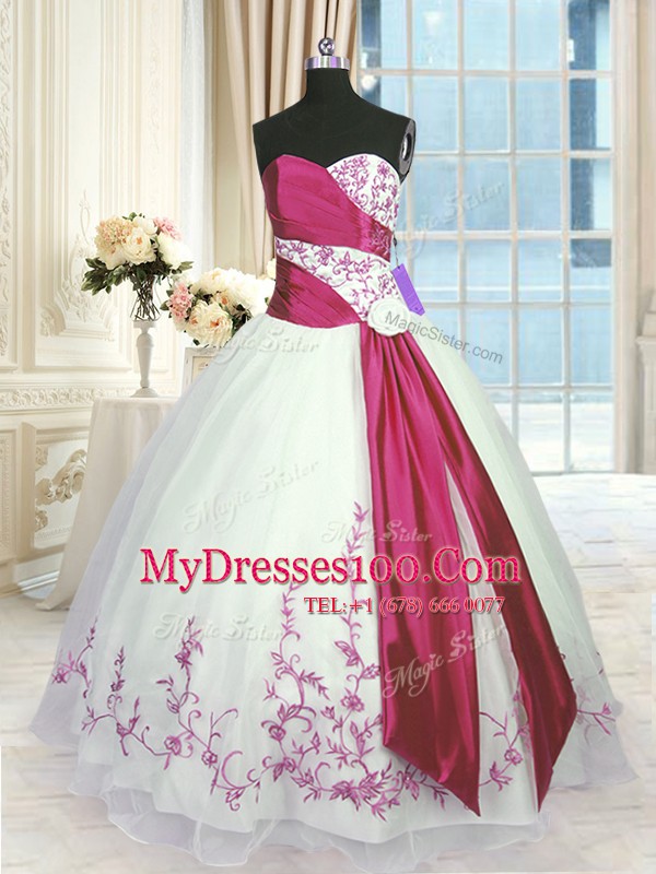 White And Red Ball Gowns Organza Sweetheart Sleeveless Embroidery and Sashes ribbons Floor Length Lace Up Sweet 16 Quinceanera Dress