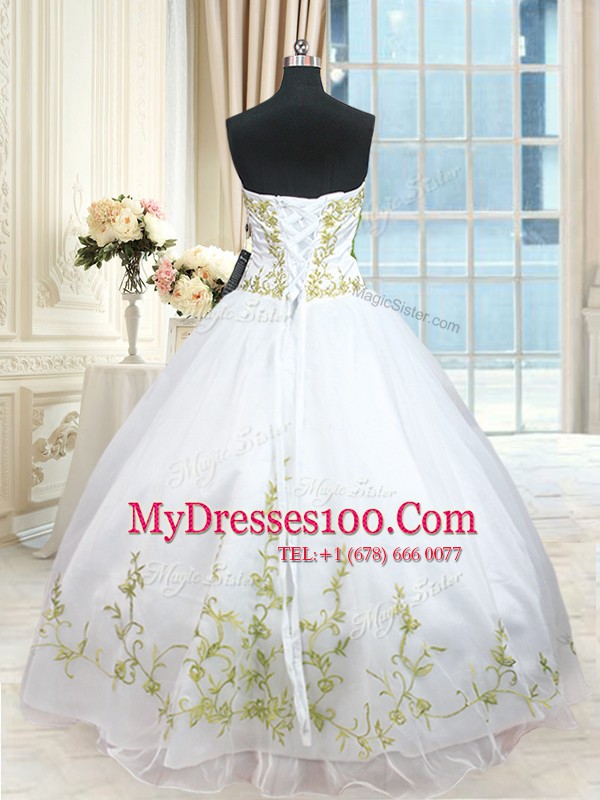 Hot Selling Sleeveless Floor Length Embroidery and Sashes ribbons Lace Up Quince Ball Gowns with White