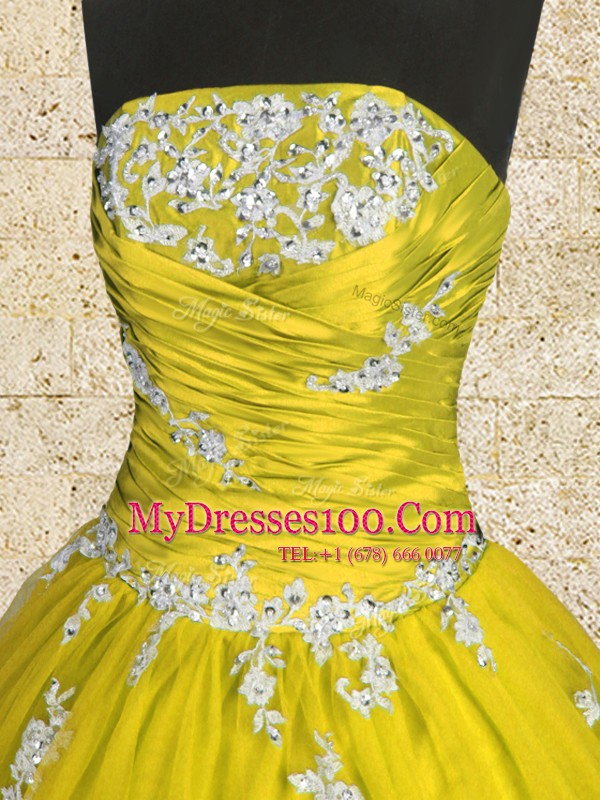Tulle Strapless Sleeveless Lace Up Appliques and Ruching Quinceanera Dresses in Yellow