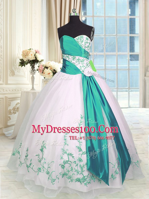 Ball Gowns Ball Gown Prom Dress White Sweetheart Organza Sleeveless Floor Length Lace Up