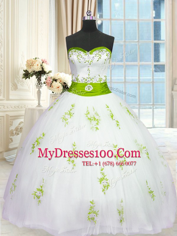 Fitting Floor Length White Ball Gown Prom Dress Sweetheart Sleeveless Lace Up