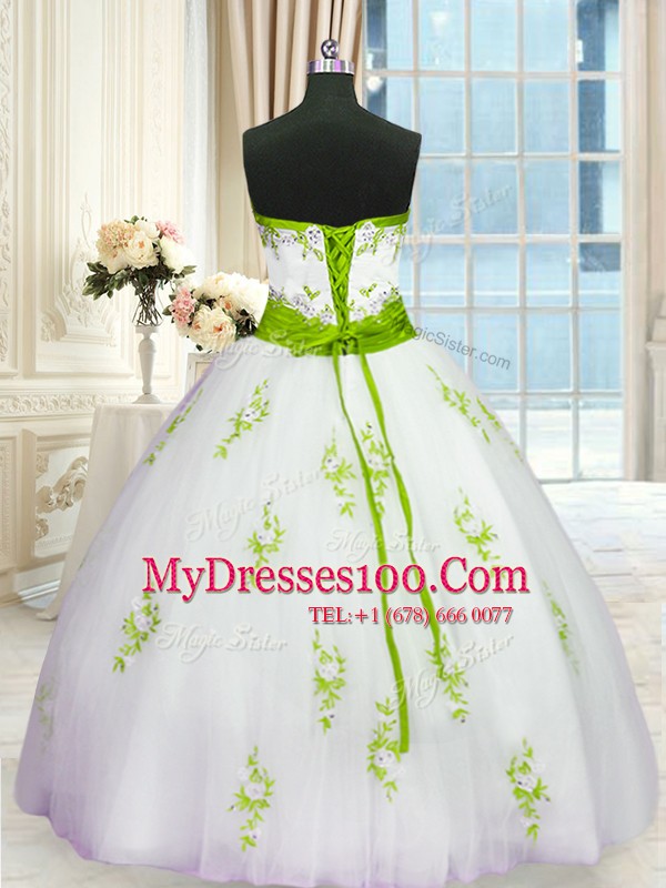 Fitting Floor Length White Ball Gown Prom Dress Sweetheart Sleeveless Lace Up