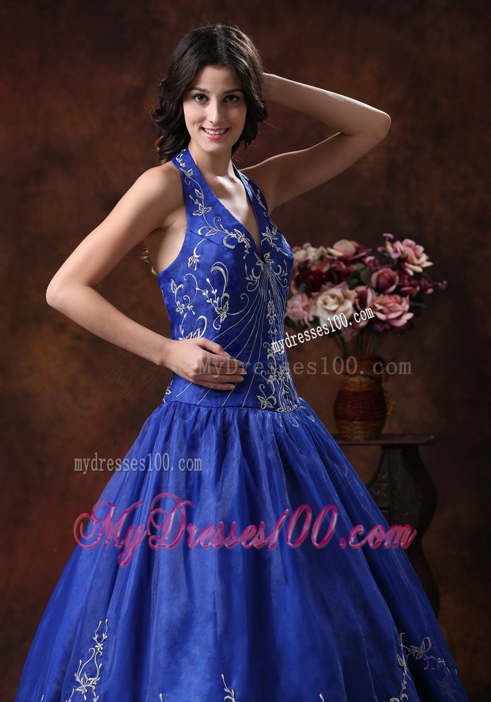 Halter Top Ruching Quinceanera Dress with White Appliques For Beauty