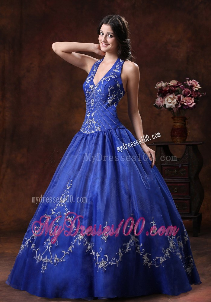 Halter Top Ruching Quinceanera Dress with White Appliques For Beauty