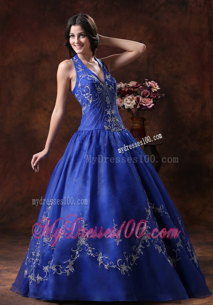 Halter Top Ruching Quinceanera Dress with White Appliques For Beauty