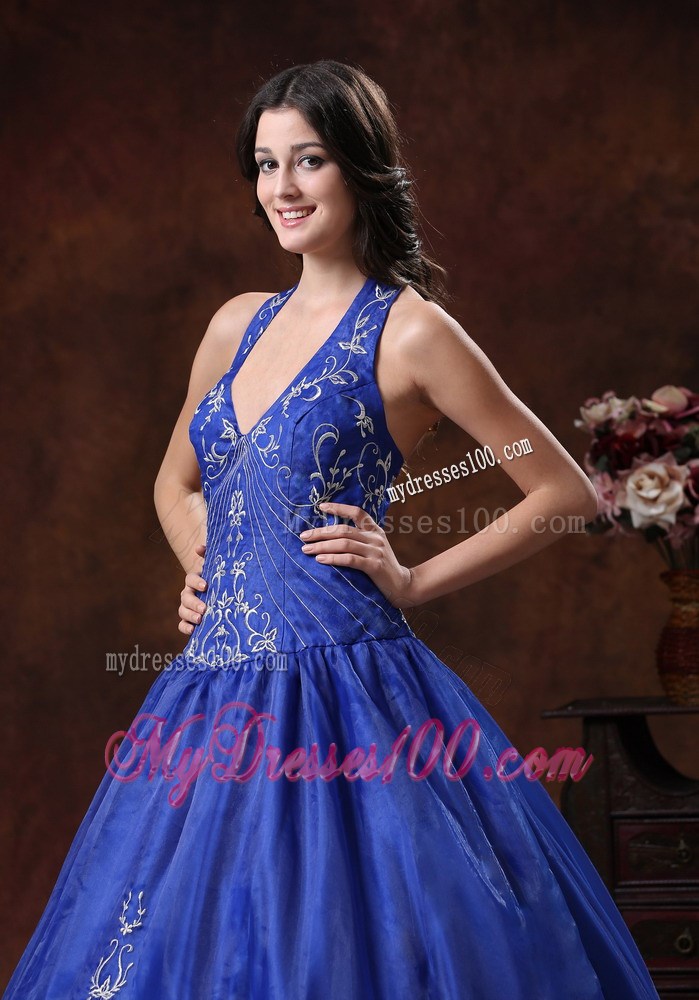 Halter Top Ruching Quinceanera Dress with White Appliques For Beauty