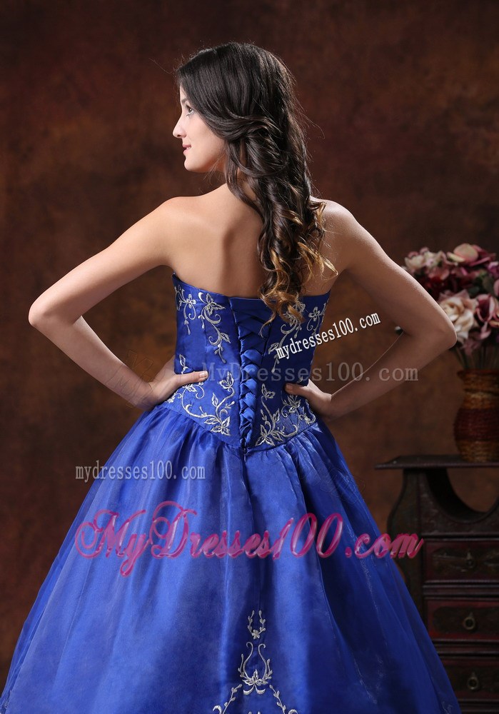 Halter Top Ruching Quinceanera Dress with White Appliques For Beauty