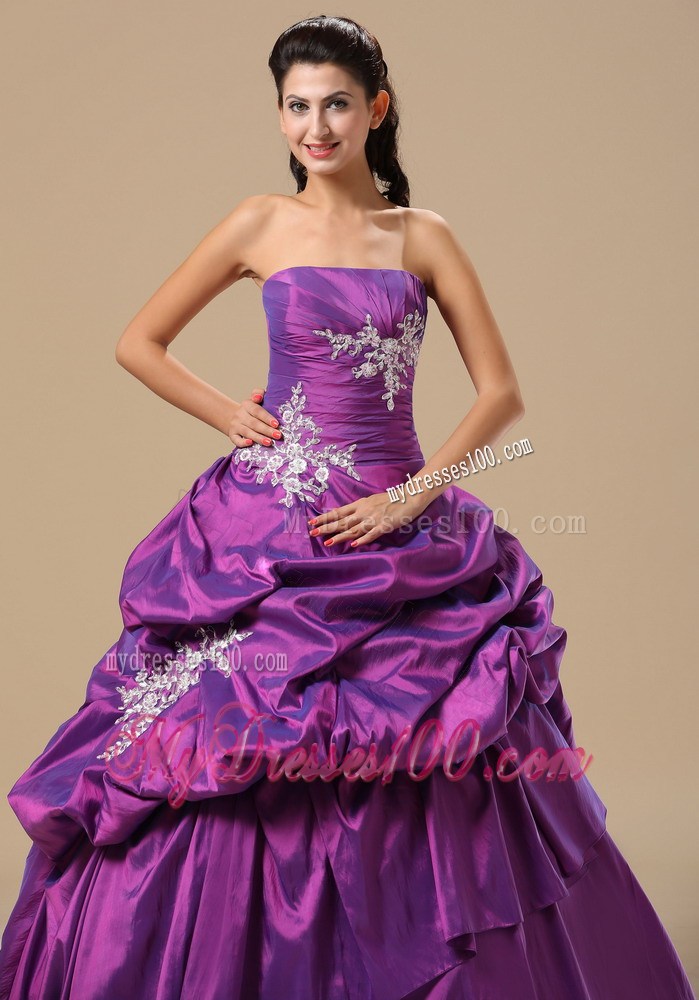 Ruching Pick-ups and Beaded Appliques Sweet 16 Dresses in Fashion