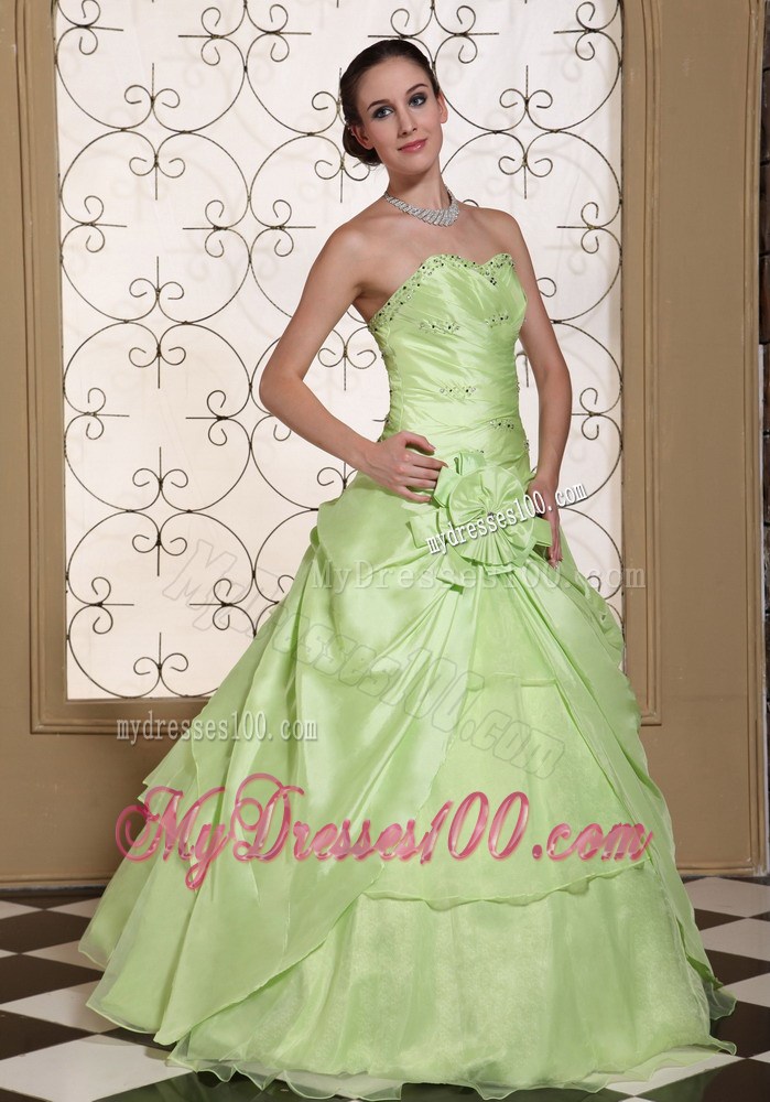 Apple Green Layers Sweet 15 Dresses with Hand Made Flowers and Jewelry