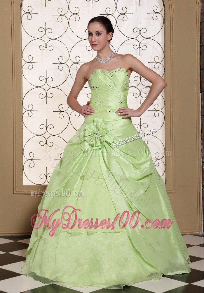 Apple Green Layers Sweet 15 Dresses with Hand Made Flowers and Jewelry