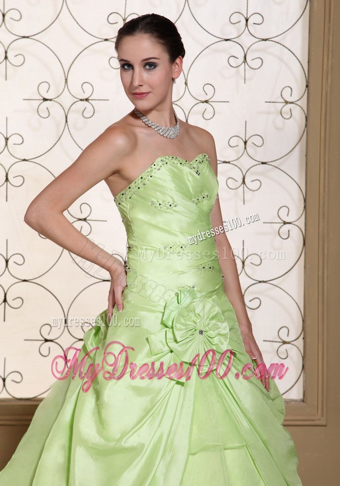 Apple Green Layers Sweet 15 Dresses with Hand Made Flowers and Jewelry