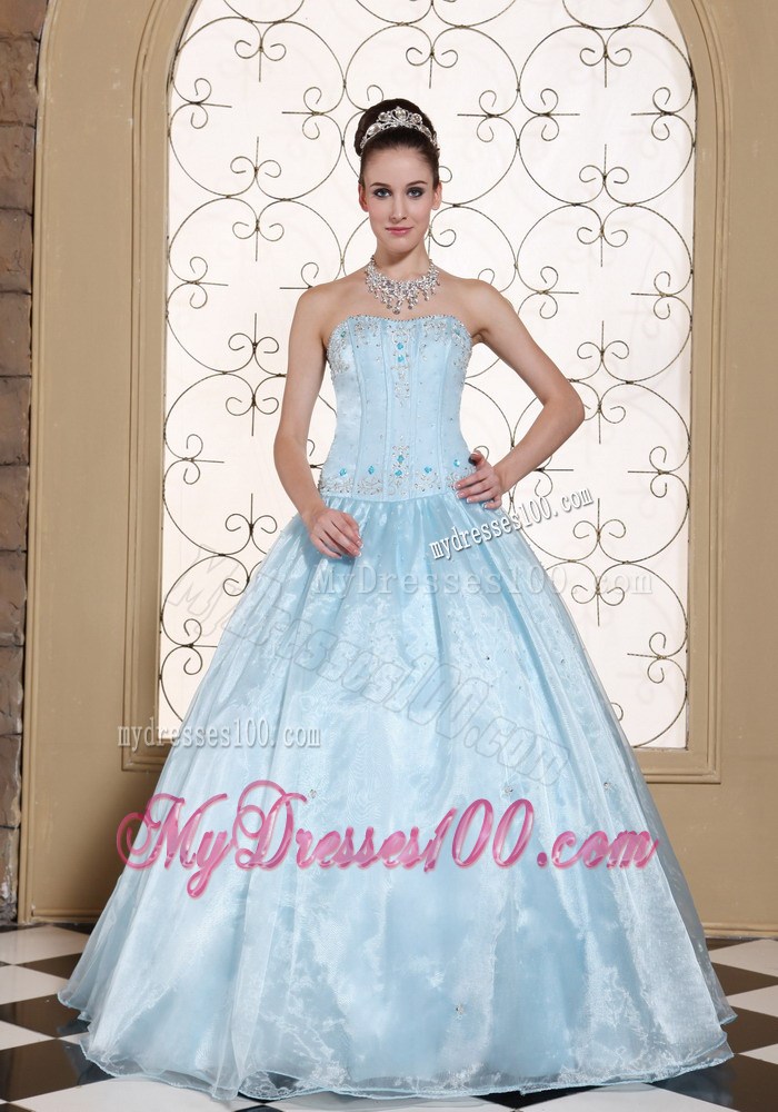 Light Blue Organza Quinceanera Party Dress with Appliqued and Beaded Bodice