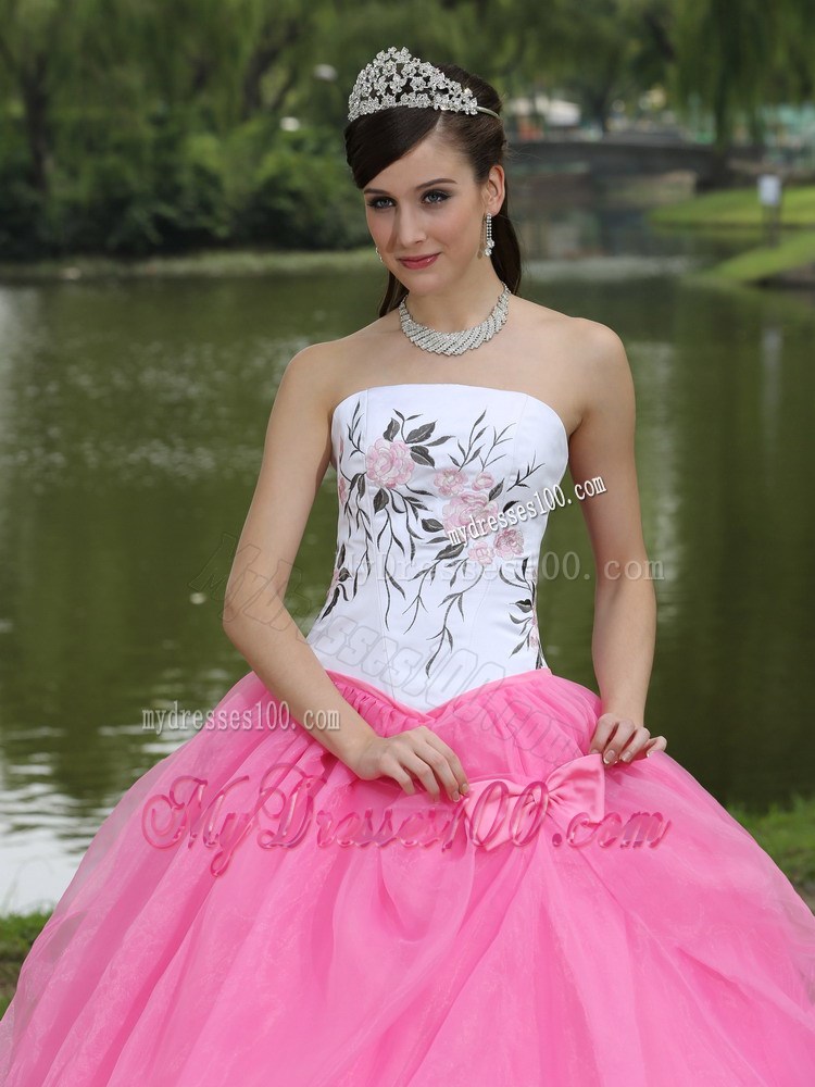 Floral Embroidery Bowknot Ball Gown Sweet 15 Dress White and Pink