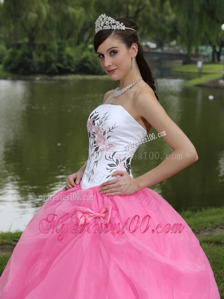 Floral Embroidery Bowknot Ball Gown Sweet 15 Dress White and Pink