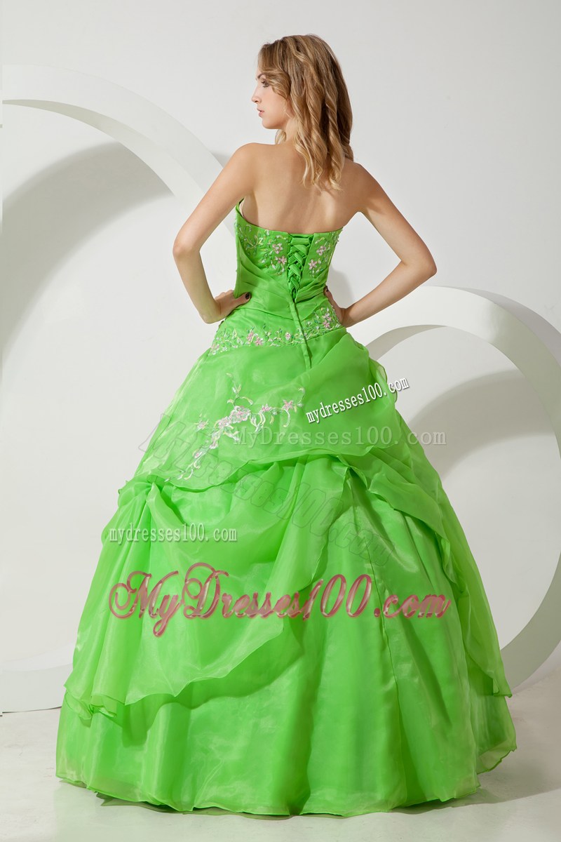 Spring Green Ruched Quinceanera Dress with White Embroideries with Hand Bag