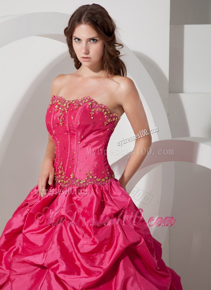 Petal Neckline Quinceanera Party Dress with Pick-ups and Beading Appliques