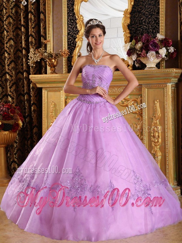 Lace-up Back Quinceanera Dress in Lavender with Ruching and Appliques