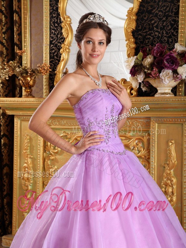 Lace-up Back Quinceanera Dress in Lavender with Ruching and Appliques