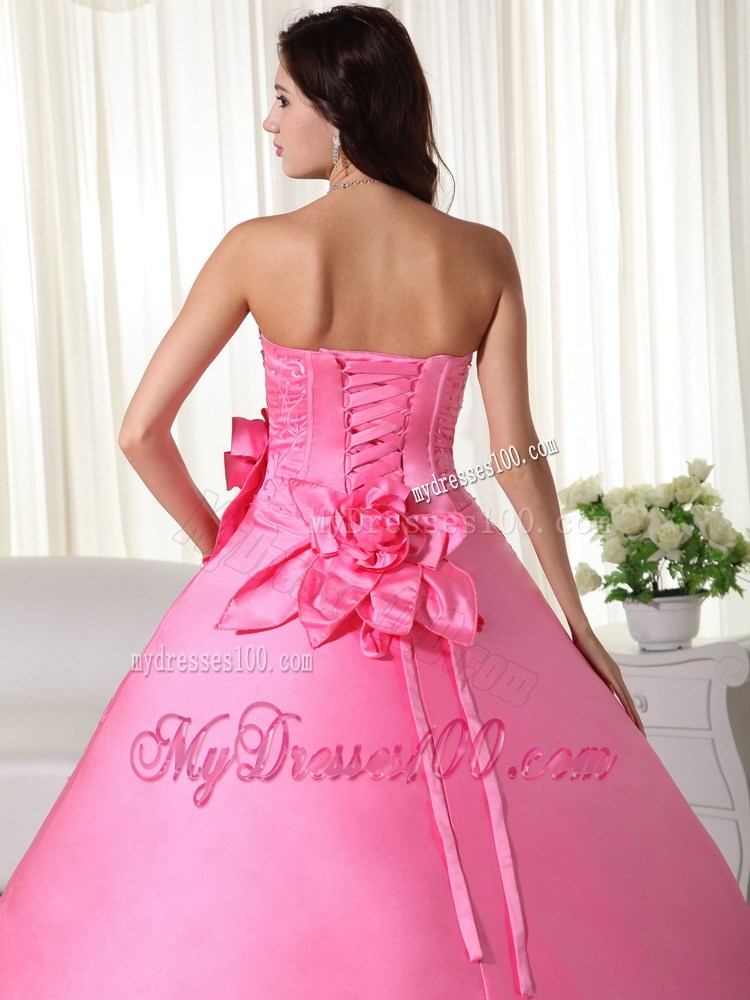 Strapless Beading and Appliques Quinceanera Dress Accent with Handle Flowers