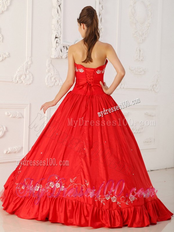 Bodice Sweet 16 Dresses in Red with Petal Slit and White Floral Embroideries