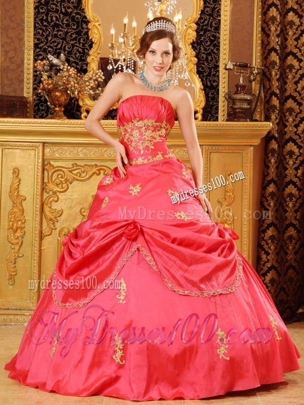 Handle Flowers Sweet 16 Dresses Decorated with Appliques and Lace Edge