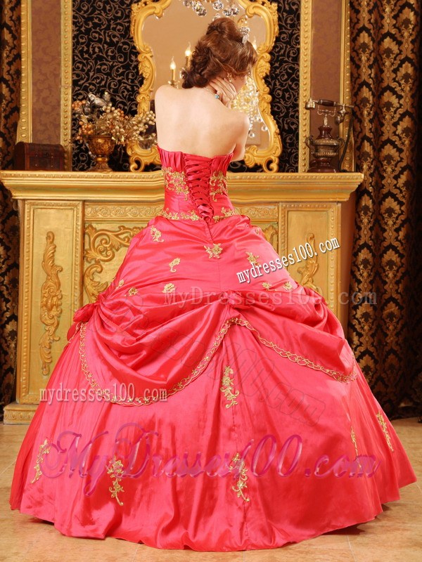 Handle Flowers Sweet 16 Dresses Decorated with Appliques and Lace Edge