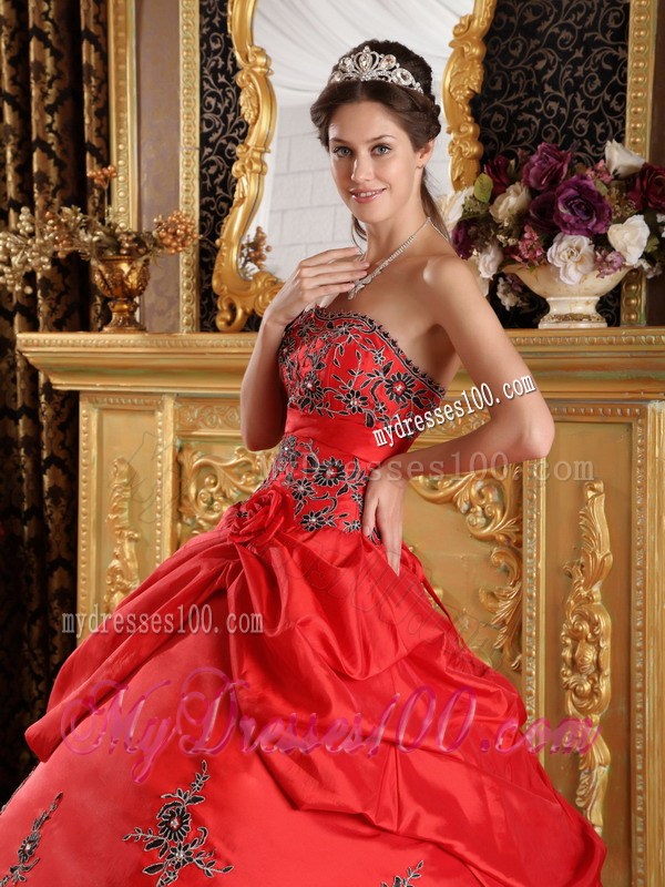 Black Floral Embroideries Decorated Quinceanera Dress with Pick-ups