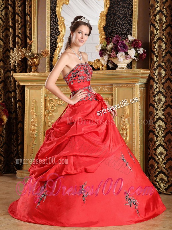 Black Floral Embroideries Decorated Quinceanera Dress with Pick-ups
