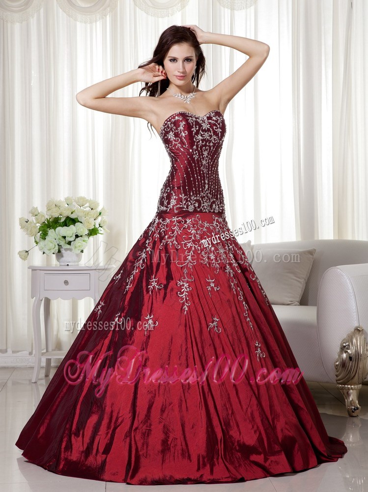 Embroideries and Beadings Decorated Bodice Sweet 15 Dresses with Brush Train