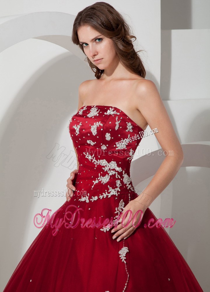 Wine Red Ball Gown Quinceanera Dresses Decorated with Beading Appliques