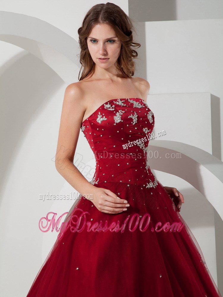 Wine Red Ball Gown Quinceanera Dresses Decorated with Beading Appliques