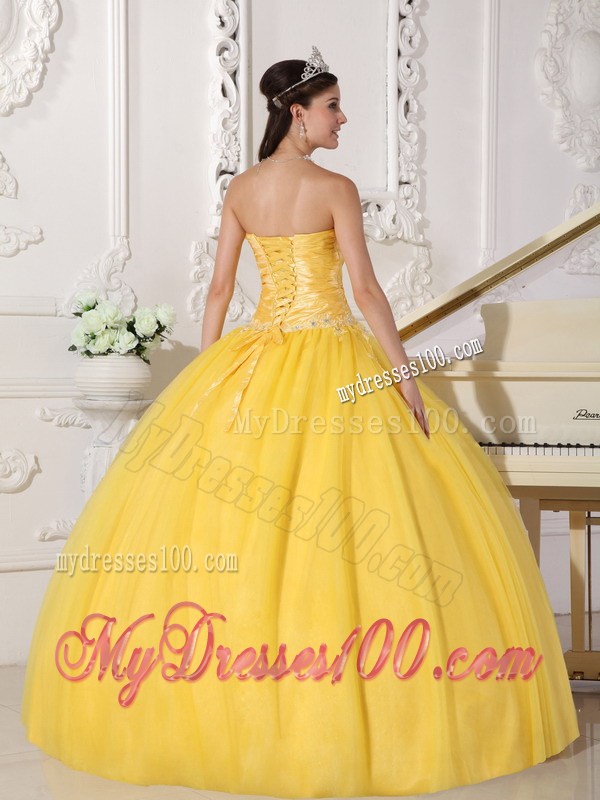 Ruching Beading and Appliques Decorated Sweet 15 Dresses in Yellow